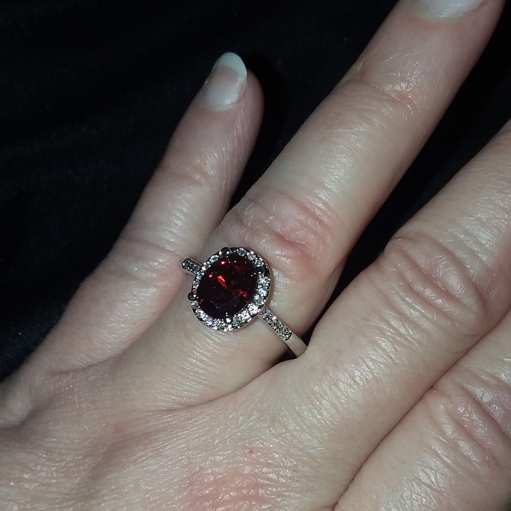 Pretty! Red Oval CZ Ring size 10- New w/out Tag🌷 - Picture 3 of 6